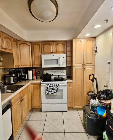 400 Kings Point Dr 1624, Sunny Isles Beach, FL 33160