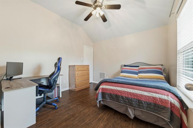 1211 Golf Club Drive, Lantana, TX 76226