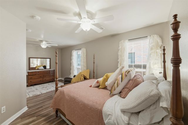 1211 Golf Club Drive, Lantana, TX 76226