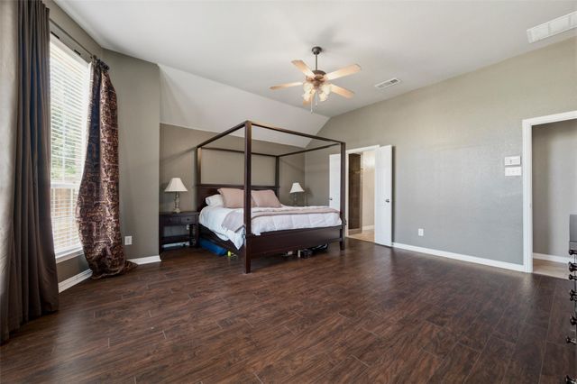 1211 Golf Club Drive, Lantana, TX 76226