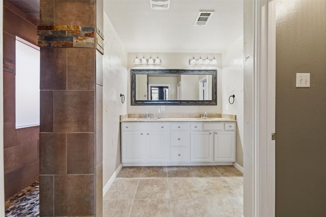 1211 Golf Club Drive, Lantana, TX 76226