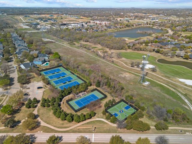 1211 Golf Club Drive, Lantana, TX 76226