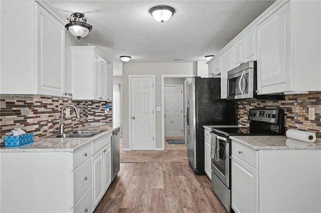 2012 E 26th Street, Lawrence, KS 66046