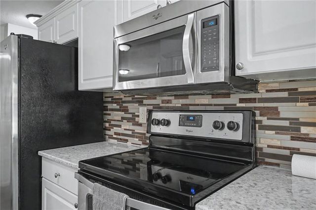 2012 E 26th Street, Lawrence, KS 66046