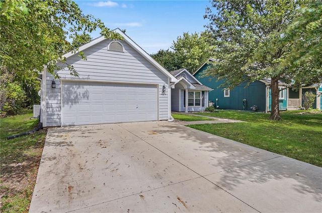 2012 E 26th Street, Lawrence, KS 66046
