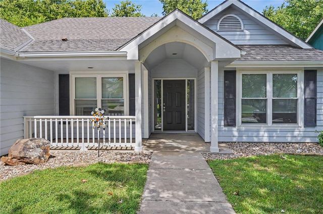 2012 E 26th Street, Lawrence, KS 66046