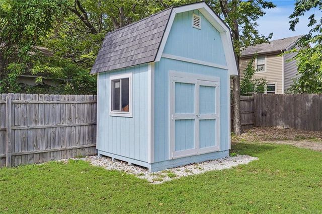 2012 E 26th Street, Lawrence, KS 66046