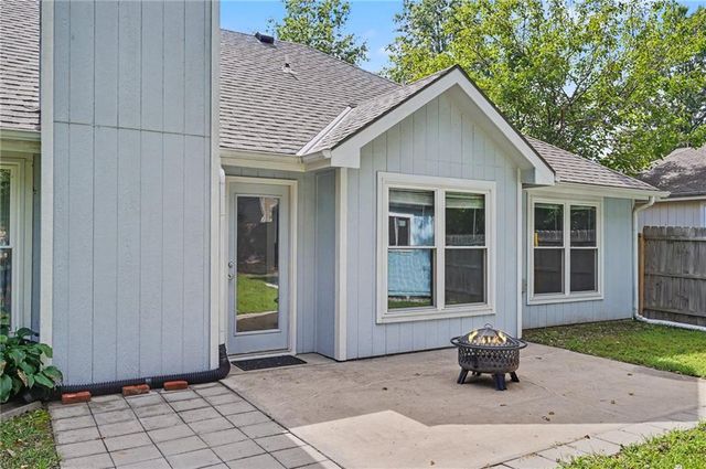 2012 E 26th Street, Lawrence, KS 66046