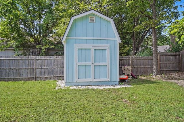2012 E 26th Street, Lawrence, KS 66046