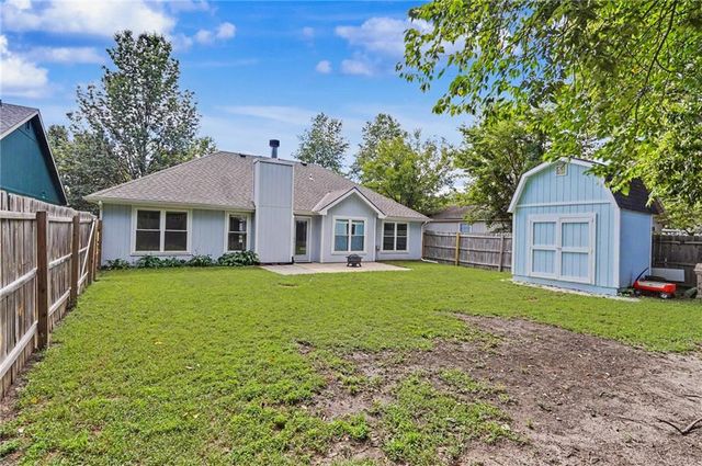 2012 E 26th Street, Lawrence, KS 66046