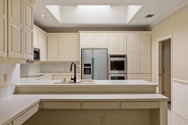 2834 Montebello RD B11, Austin, TX 78746
