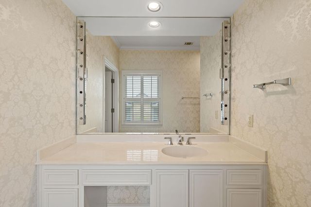 2834 Montebello RD B11, Austin, TX 78746