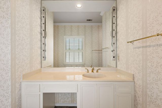 2834 Montebello RD B11, Austin, TX 78746