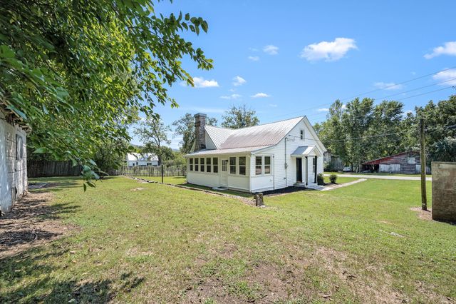 112 Re Davenport Ave, Auburntown, TN 37016