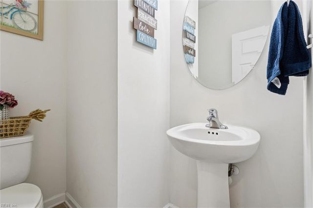 116 Meadows Landing LN, Suffolk, VA 23434