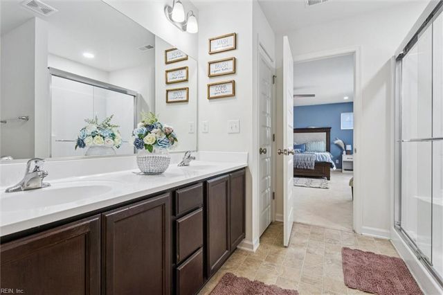 116 Meadows Landing LN, Suffolk, VA 23434