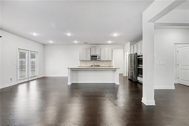 351 Hamilton Pointe Drive, Mcdonough, GA 30253