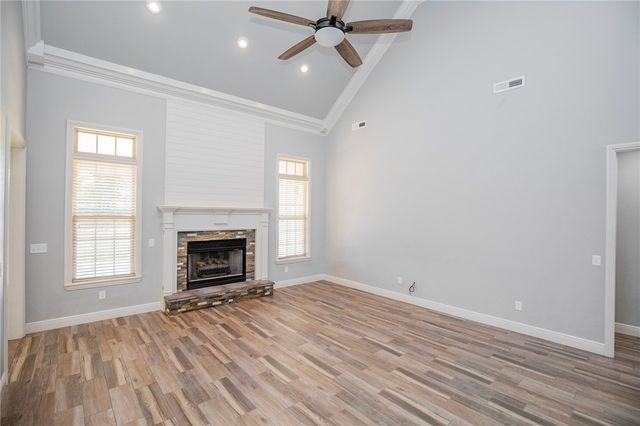 330 Scarlett Boulevard, Elm Springs, AR 72762