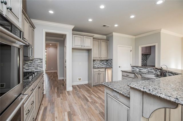 330 Scarlett Boulevard, Elm Springs, AR 72762