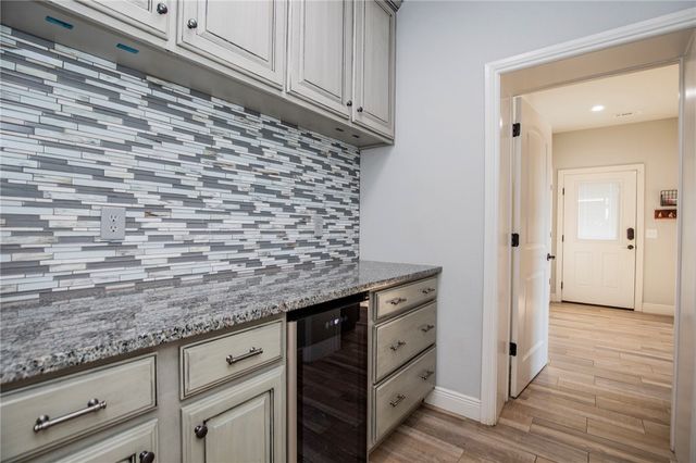 330 Scarlett Boulevard, Elm Springs, AR 72762