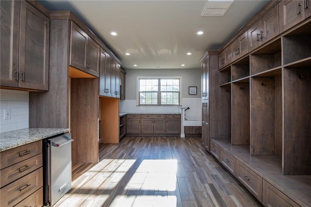 330 Scarlett Boulevard, Elm Springs, AR 72762