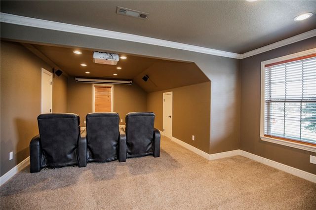 330 Scarlett Boulevard, Elm Springs, AR 72762