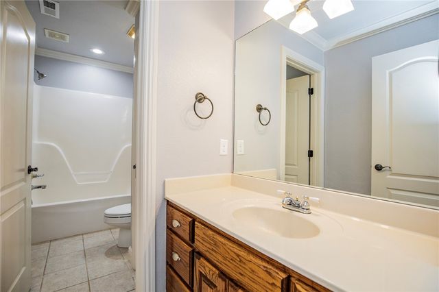 330 Scarlett Boulevard, Elm Springs, AR 72762