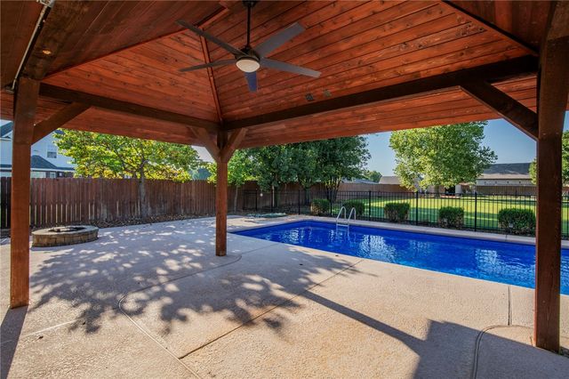 330 Scarlett Boulevard, Elm Springs, AR 72762