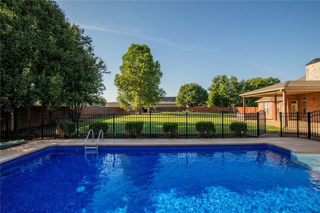 330 Scarlett Boulevard, Elm Springs, AR 72762