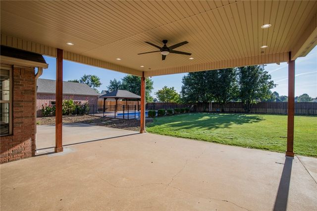 330 Scarlett Boulevard, Elm Springs, AR 72762