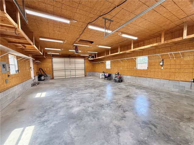 330 Scarlett Boulevard, Elm Springs, AR 72762