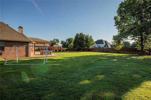 330 Scarlett Boulevard, Elm Springs, AR 72762