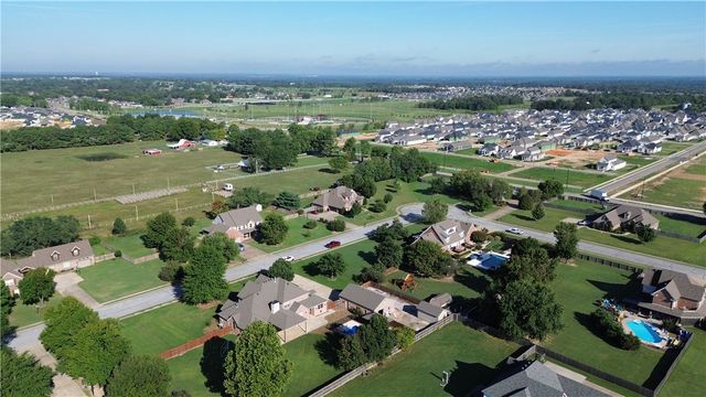 330 Scarlett Boulevard, Elm Springs, AR 72762