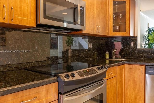10122 SW 77th Court, Miami, FL 33156