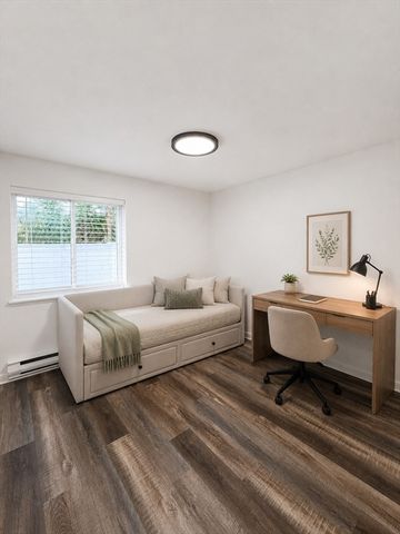 45 Oval Rd 8, Quincy, MA 02170