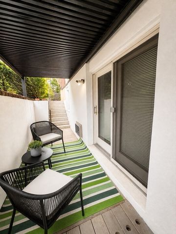 45 Oval Rd 8, Quincy, MA 02170