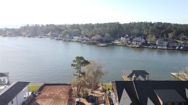 16722 Falcon Point Drive, Montgomery, TX 77356