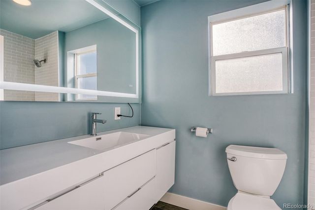 1525 Roslyn Street, Denver, CO 80220