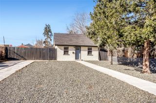1525 Roslyn Street, Denver, CO 80220