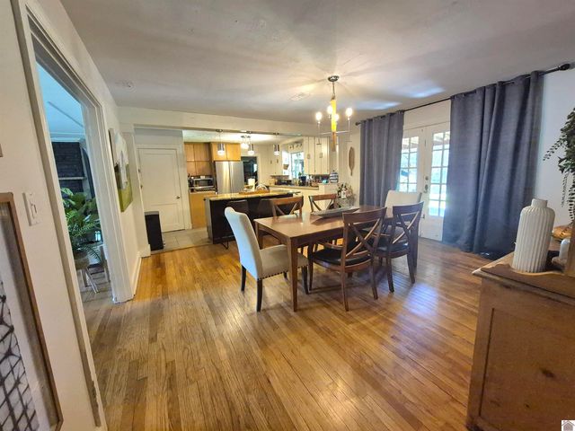 300 Cardinal Ln, Paducah, KY 42001