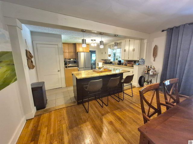 300 Cardinal Ln, Paducah, KY 42001