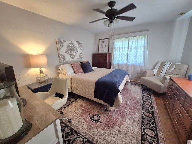 300 Cardinal Ln, Paducah, KY 42001