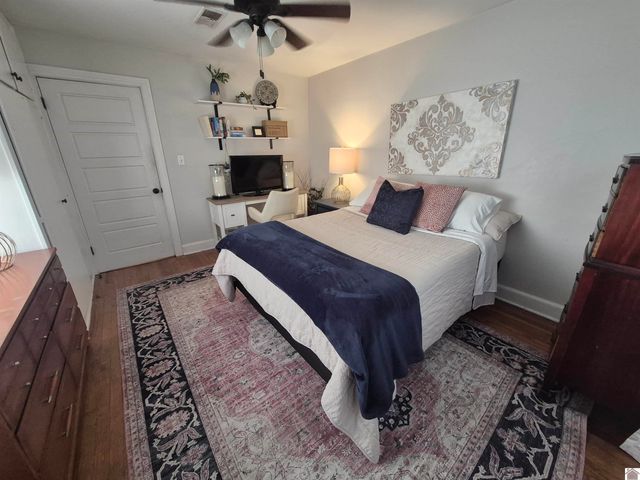 300 Cardinal Ln, Paducah, KY 42001