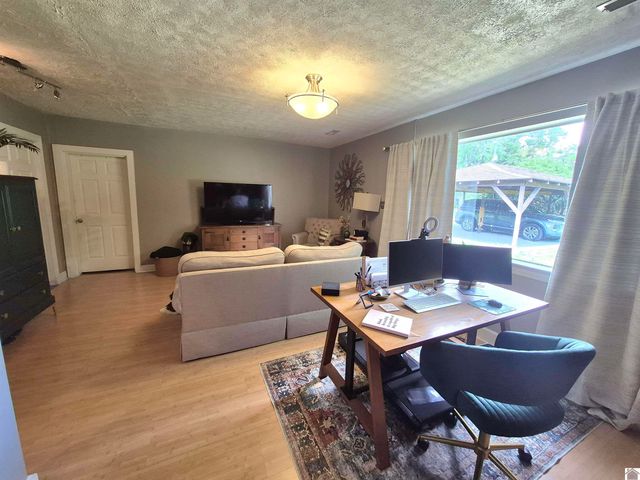 300 Cardinal Ln, Paducah, KY 42001