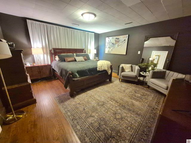 300 Cardinal Ln, Paducah, KY 42001