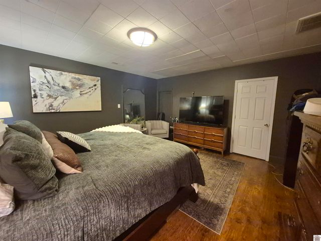 300 Cardinal Ln, Paducah, KY 42001