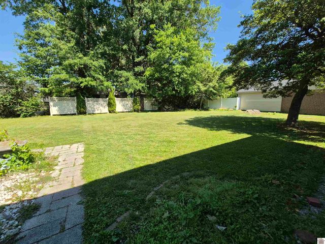 300 Cardinal Ln, Paducah, KY 42001