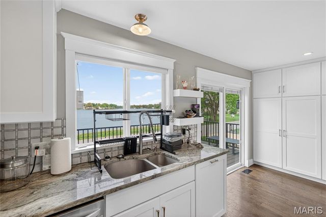 8 Guyenne Drive, Lake St Louis, MO 63367