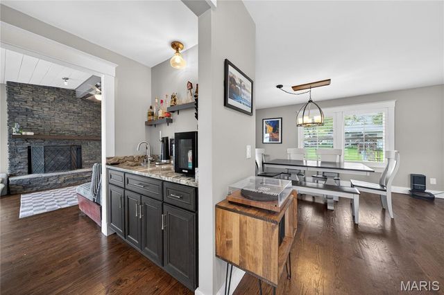 8 Guyenne Drive, Lake St Louis, MO 63367