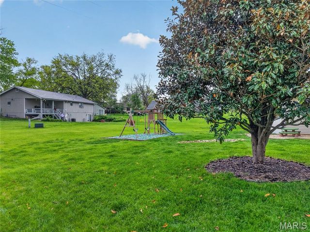 8 Guyenne Drive, Lake St Louis, MO 63367